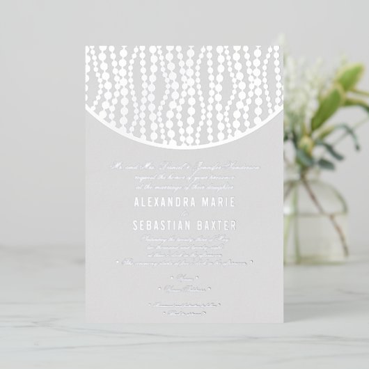 Elegant Romantic Script Grey Pearls Wedding Silver Folie Uitnodiging (Staand Voorkant)