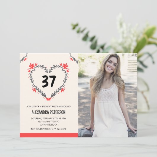 Elegant rood bloemenhart voor haar 37e verjaardag kaart (Staand voorkant)
