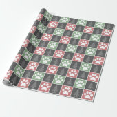 Elegant rood en groen Kerstmis Paw Print Patroon Cadeaupapier (Uitgerold)