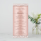 Elegant Roos Gold Damask Monogram Weddenschap Menu (Staand voorkant)