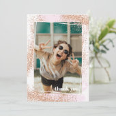 Élégant Rose Carte de remerciements de diplôme d'o (Debout devant)