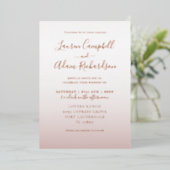 Elégant Rose Mariage or Foil Invitation (Debout devant)