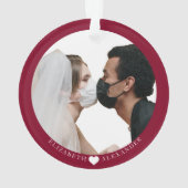 Élégant rouge de Bourgogne marié pendant une pandé (dos)