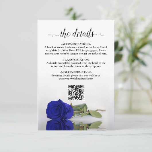 Elegant Royal Blue Roos bruiloft details QR-code Informatiekaartje (Staand voorkant)