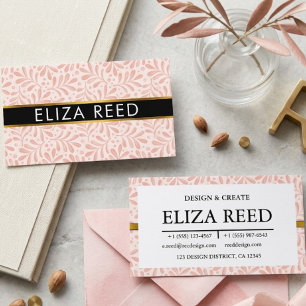 Elegant Roze Bladpatroon en Gouden Accent Zakelijk Visitekaartje