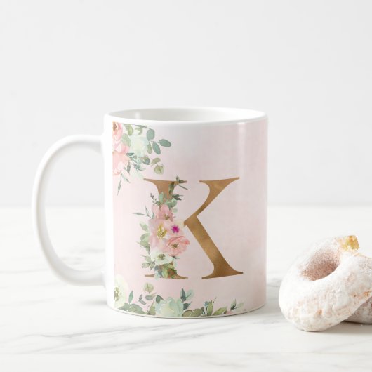Elegant Roze Bloemen Monogram K Koffie Mok (Met donut)