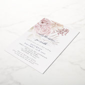 Elegant roze Florals QR Code Weddenschap Real Folie Uitnodiging (Gedraaid)