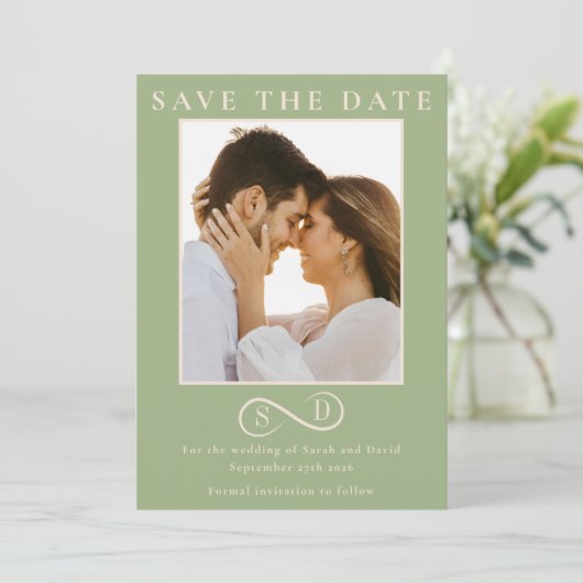 Elegant Sage Green Infinity Monogram Save the Date (Staand voorkant)