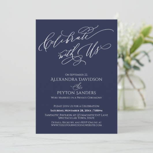 Elegant Schrift Vier Ons Met U Navy Receptie Kaart (Staand voorkant)