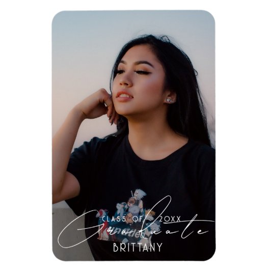 Elegant Script Afstudeerdata Foto aankondiging Magneet (Verticaal)