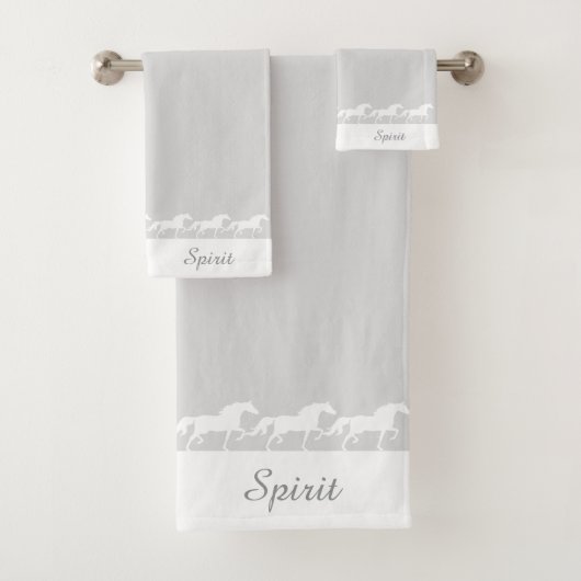 Elegant Script and Stylish Horses on Silver Gray (En situation)