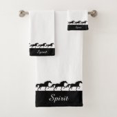 Elegant Script and Stylish Horses on White Bad Handdoek (Insitu)