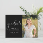 Élégant Script Black Graduation Photo Invitation (Debout devant)