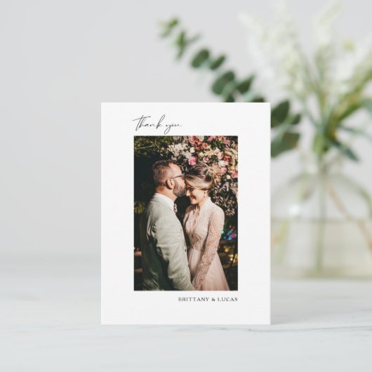 Elegant Script Black White Weddenschap Bedankt Briefkaart (Staand voorkant)