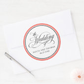 Elegant script bloeit koraal trouwgunsten ronde sticker (Envelop)
