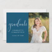 Élégant Script Blue Graduation Photo Invitation (Devant)