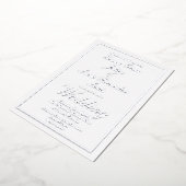 Elegant Script Border Wedding geperst Silver Folie Uitnodiging (Gedraaid)