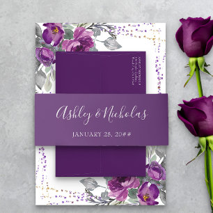 Elegant Script Bride & Groom Name Paars Wedding Uitnodigingen Wikkel