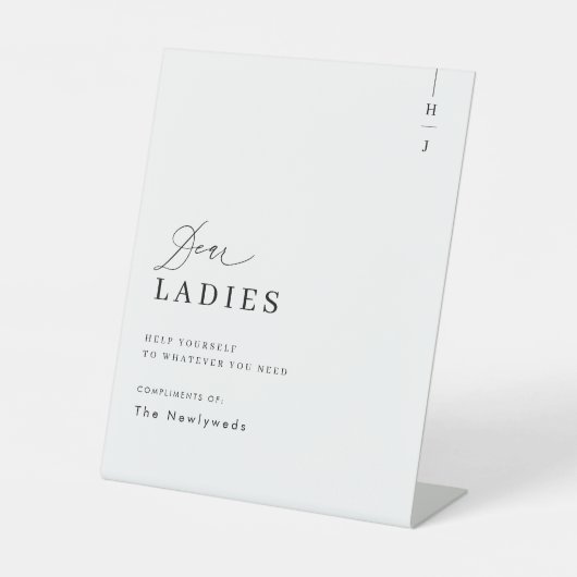 Elegant Script Bruiloft Badkamer Mand Reclamebord Met Voetstuk (Voorkant)