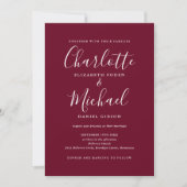 Elegant Script Burgundy Wine QR Code Weddenschap Kaart (Voorkant)