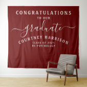 Elegant Script Calligraphy Afstuderen | Maroon Wandkleed (In Situ (horizontaal))