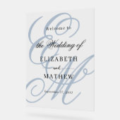 Elegant Script Dusty Blue Monogram Huwelijk Welkom Acryl Bord (Hoek)