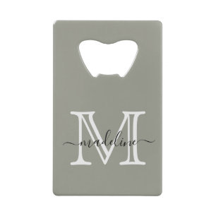 Elegant Script Evergreen Fog Monogram Kredietkaart Flessenopener
