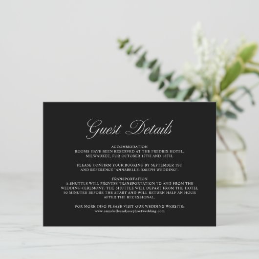 Elegant Script Formele Zwarte Bruiloft Gast Detail Informatiekaartje (Staand voorkant)