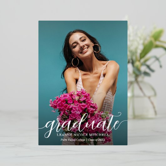 Elegant Script Foto Afstuderen Zilver Folie Uitnodiging (Staand Voorkant)