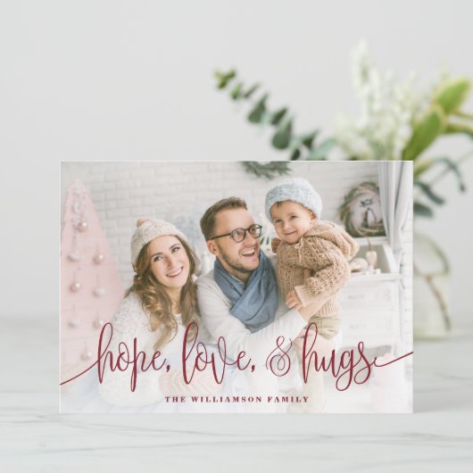 Elegant Script Full Photo Hope Love Hugs Red Feestdagenkaart (Staand voorkant)