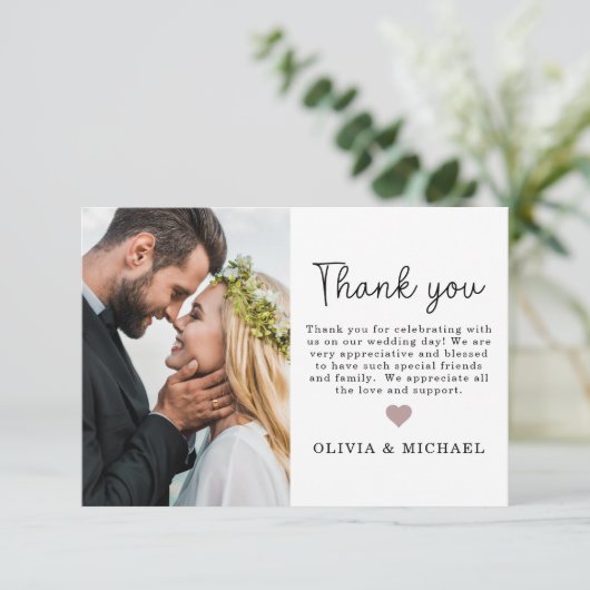 Élégant Script Heart Photo Mariage Carte de remerc (Debout devant)