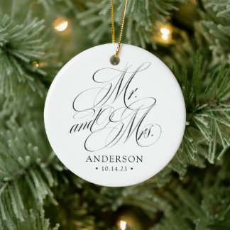 Elegant script Mr en Mrs Pas getrouwd Christmas Keramisch Ornament