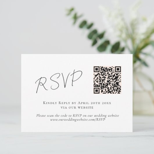 Élégant Script noir blanc QR Code Mariage RSVP (Debout devant)