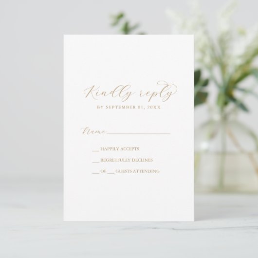 Élégant script or simple carte RSVP (Debout devant)