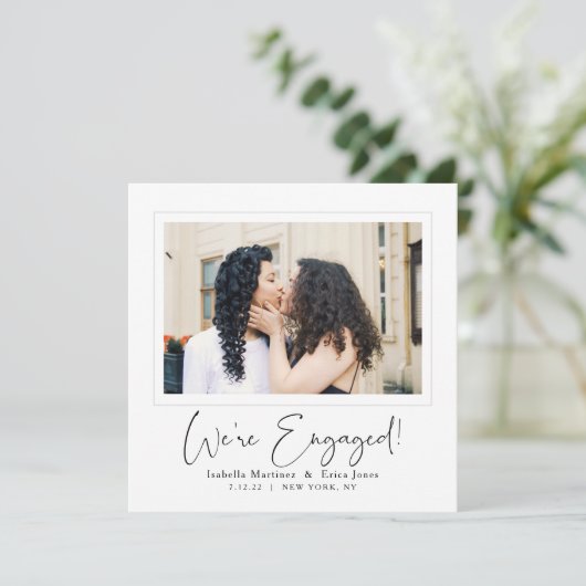 Élégant Script Photo Engagement Party Invitation (Debout devant)