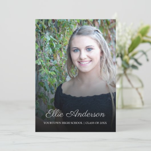Elegant Script Photo Graduparty Kaart (Staand voorkant)