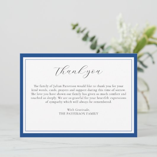 Élégant Script Simple Blue Funeral Carte de remerc (Debout devant)