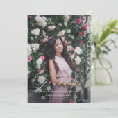 Elegant Script Soft Grey Graduation Party Foto Kaart (Staand voorkant)