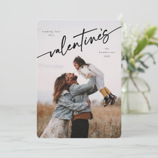 Elegant Script Valentijnsdag Flat Photo Card Feestdagenkaart (Staand voorkant)