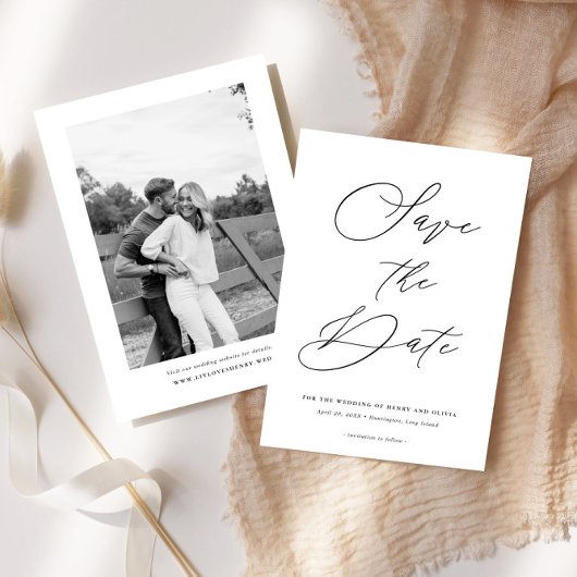 Elegant Script Zwart Wit Foto op Achterkant Trouwf Save The Date