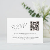 Elegant Script Zwart Wit QR Code Bruiloft RSVP Kaartje (Staand voorkant)