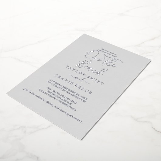 Elegant Silver Foil | Grijs op het strand Folie Uitnodiging (Gedraaid)