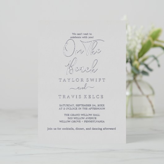 Elegant Silver Foil | Grijs op het strand Folie Uitnodiging (Staand Voorkant)