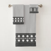 Elegant Silver Grey & White Bad Handdoek (Insitu)