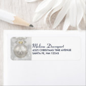 Elegant Silver-kerstbal op Bokeh Lights Etiket (Insitu)