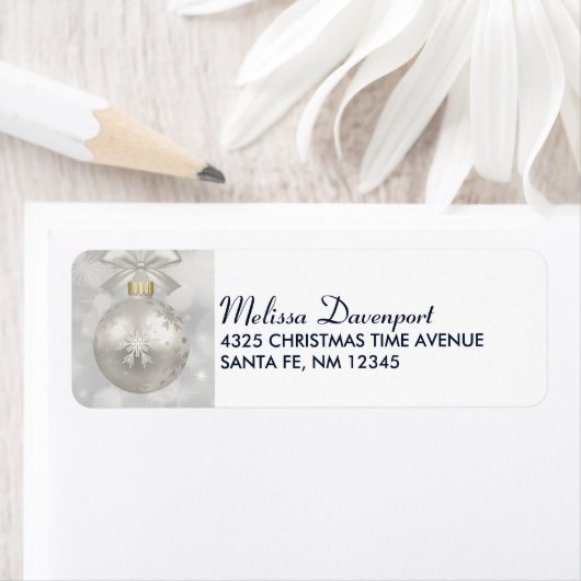 Elegant Silver-kerstbal op Bokeh Lights Etiket (Insitu)