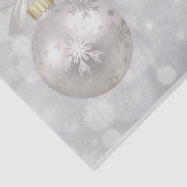 Elegant Silver-kerstbal op Bokeh Lights Tissuepapier (Detail)