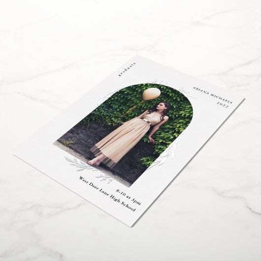 Elegant Silver Photo Afstuderen Folie Uitnodiging (Gedraaid)