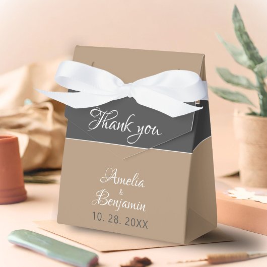Elegant Simple Grey Beige Script Weddenschap Harte Bedankdoosjes