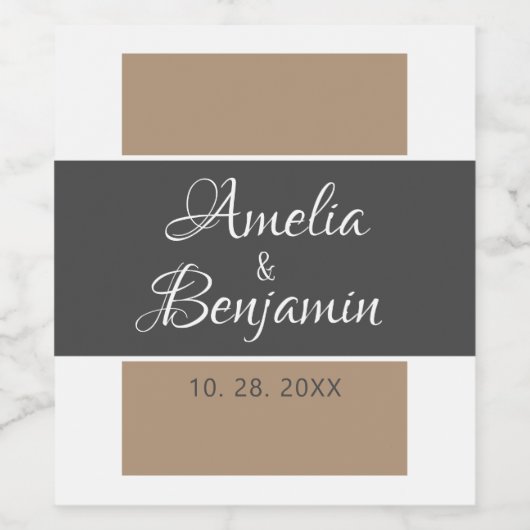 Elegant Simple Grey Beige Typography Weddenschap Wijn Etiket (Enkel label)